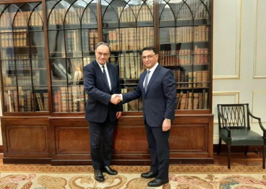 Славески го посети трезорот на Банката на Англија кадешто Народната банка ги чува резервите во монетарно злато
