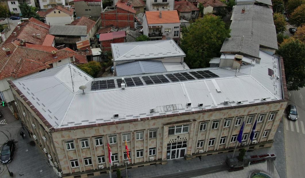 Донација од 73.000 евра за Кавадарци: Јанчев најави фотоволтаици на 12 јавни установи