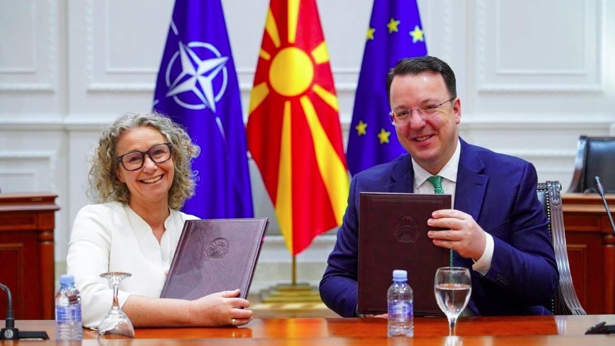 Нови инвестиции во железницата: реконструкција на пругата Скопје-Кичево, електрични локомотиви за товарен транспорт, патнички возови
