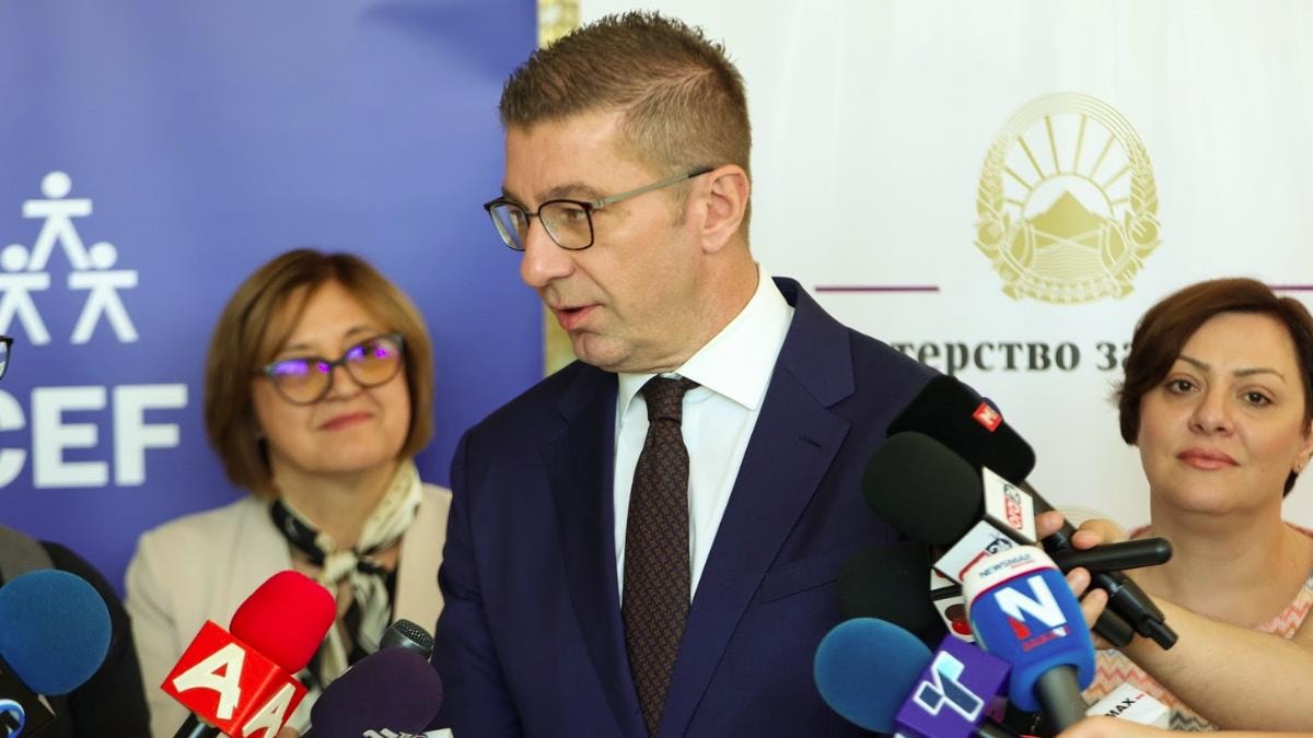 Премиерот Мицкоски очекува пад на цените на горивата: Бензините да поевтинат за околу 3, а дизелот за 7 денари