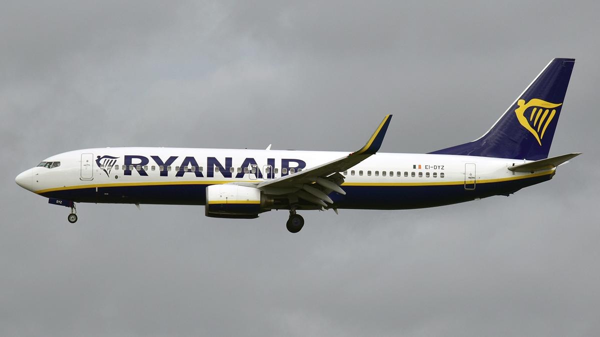 Пад на профитот на Ryanair за 34% поради поскапувањето на горивото и поевтините авиобилети