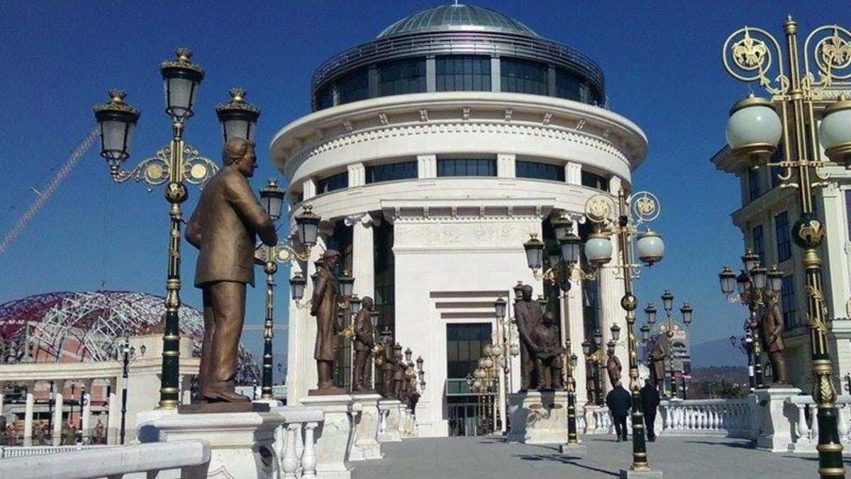 Работник со нож им се заканувал на газдите на фирмата за неисплатени дневници