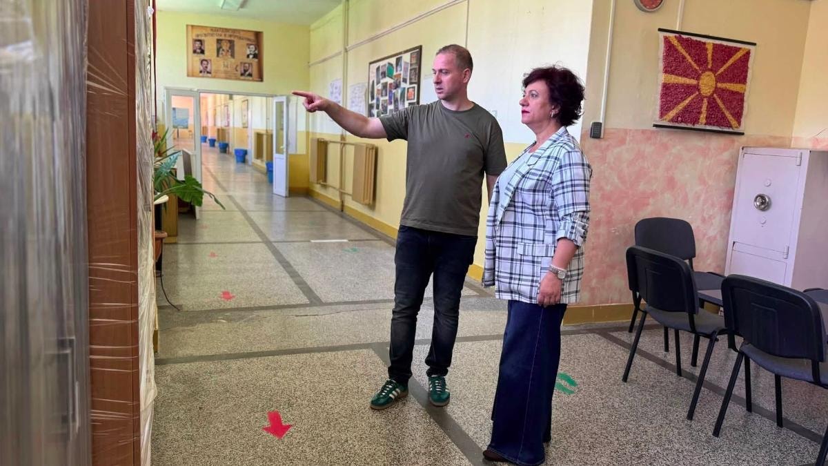 Нова опрема за училиштата во Кисела Вода: Смарт панели, обновени училници и бесплатни ранчиња за првачињата