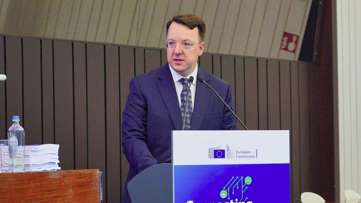 Николоски: Следната година ќе се воведе меѓуградски воз Скопје-Приштина кој ќе патува 50 минути